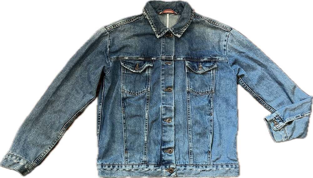 Free People Jolene Oversized Denim Trucker Jacket Distressed Boho Streetwear EUC